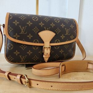 Louis Vuitton Sologne